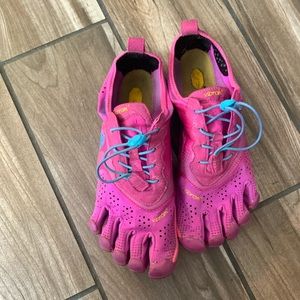 Vibram five finger toe shoes